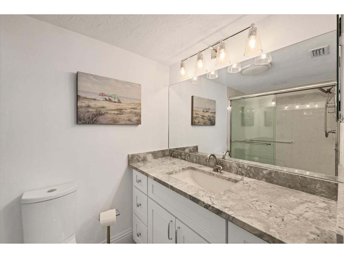 500 S Washington Drive #11A Sarasota FL 34236 A4661365 image17