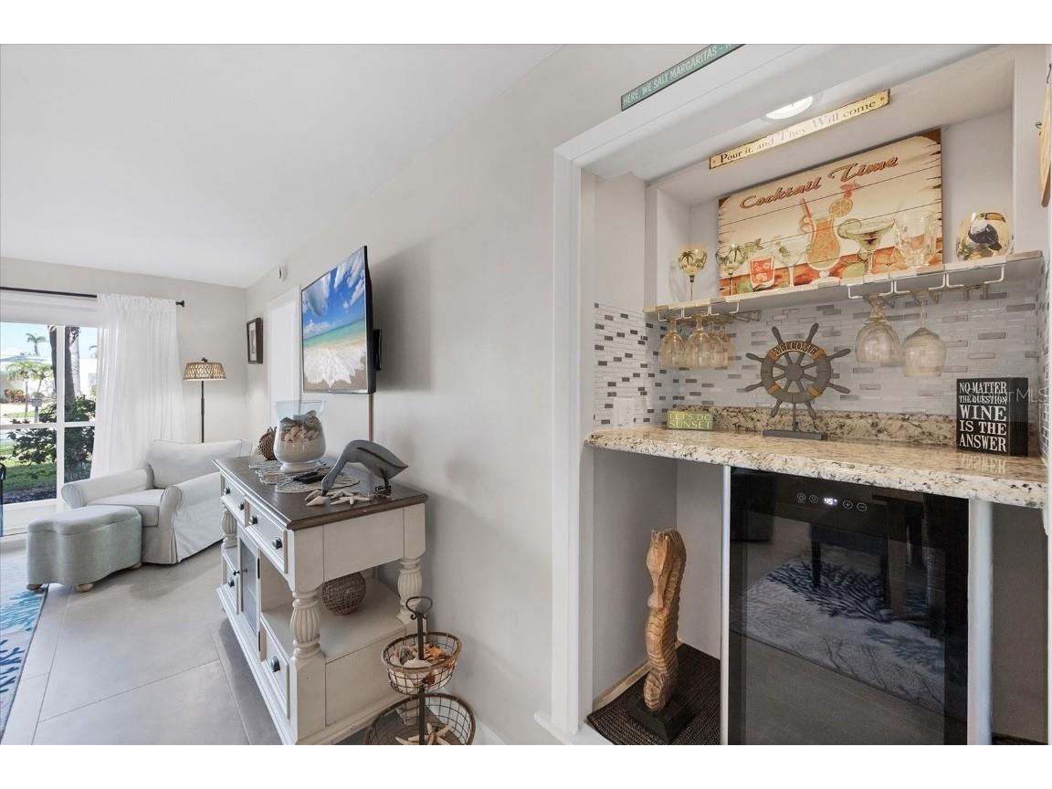 500 S Washington Drive #14A Sarasota FL 34236 A3942397 image16