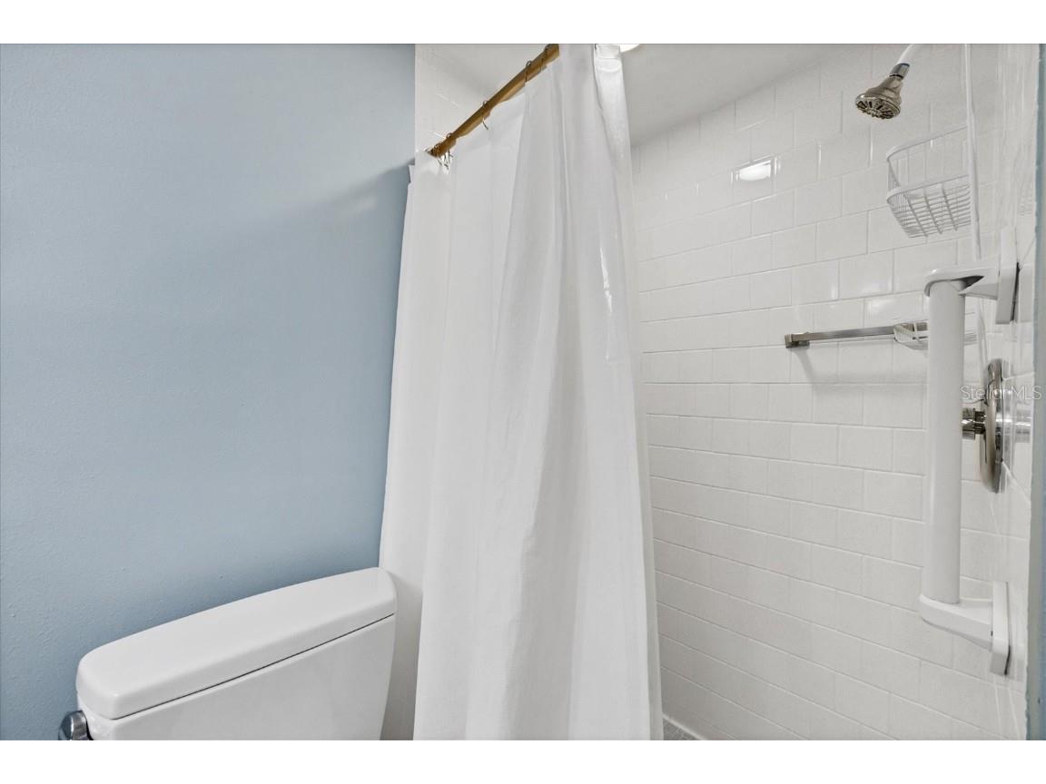 500 S Washington Drive #14A Sarasota FL 34236 A3942397 image25