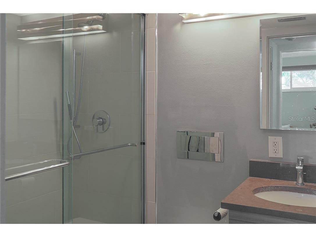 500 S Washington Drive #16A Sarasota FL 34236 A4433436 image13