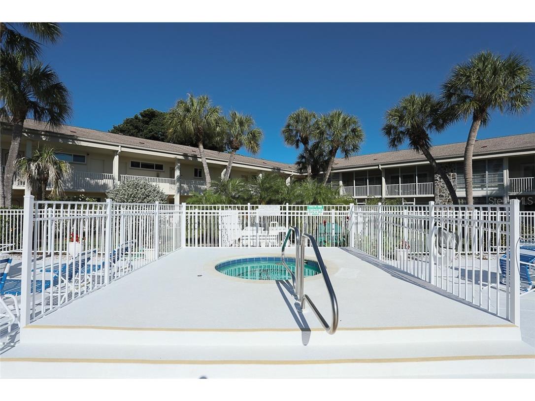 500 S Washington Drive #16A Sarasota FL 34236 A4433436 image16