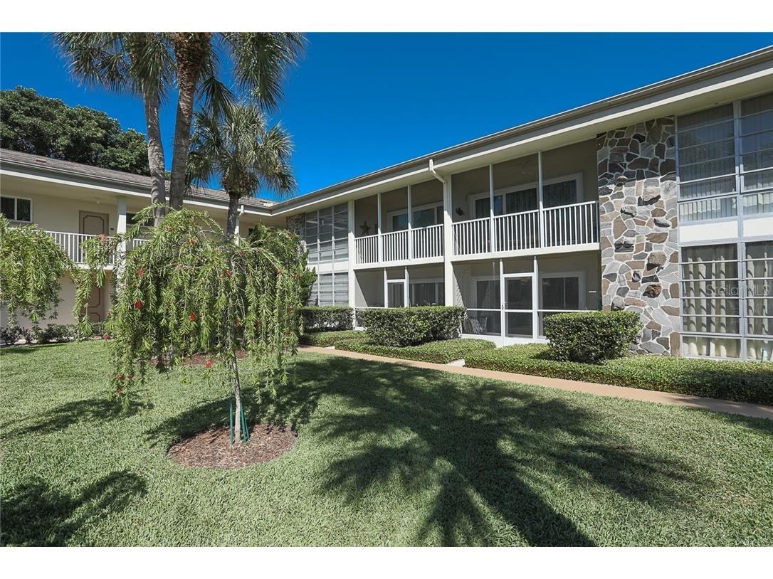 500 S Washington Drive #16A Sarasota FL 34236 A4433436 image3