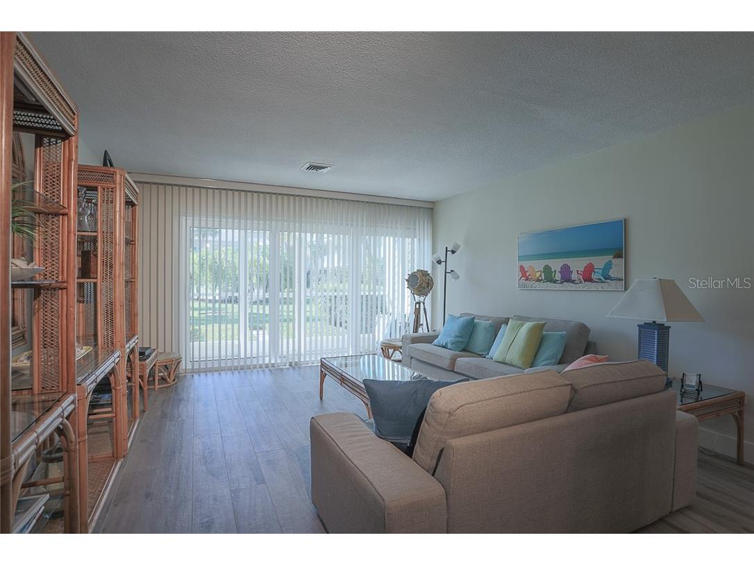 500 S Washington Drive #16A Sarasota FL 34236 A4433436 image5