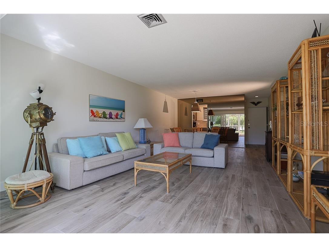 500 S Washington Drive #16A Sarasota FL 34236 A4433436 image7