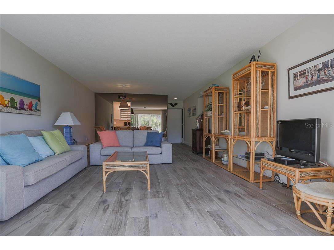 500 S Washington Drive #16A Sarasota FL 34236 A4433436 image8