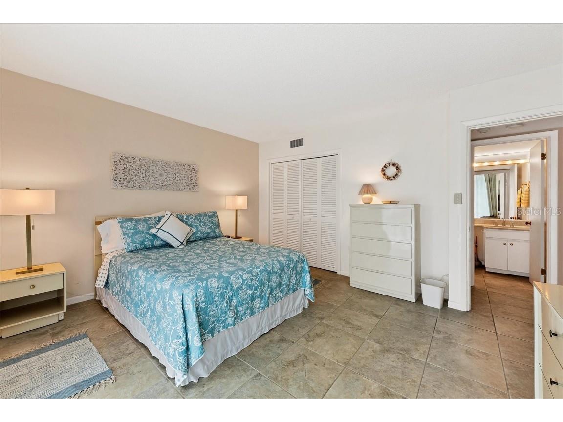 500 S Washington Drive #17B Sarasota FL 34236 A4564208 image13