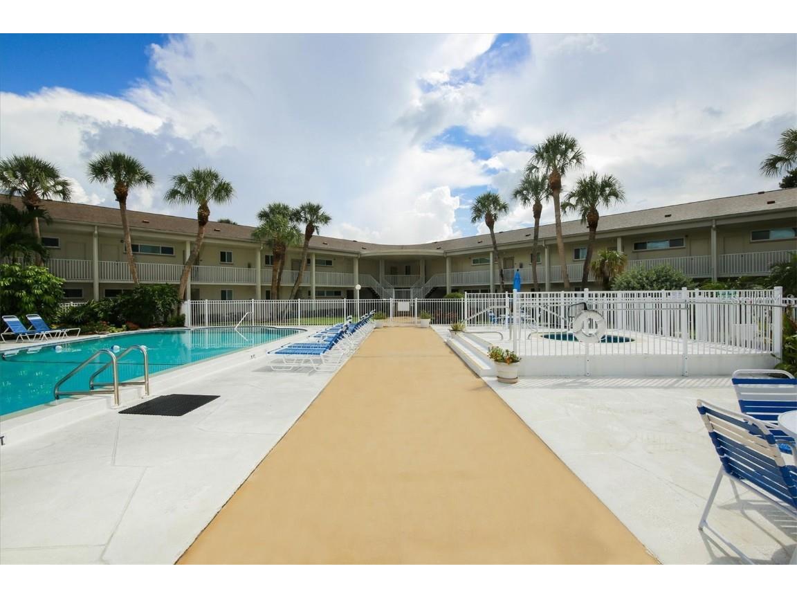 500 S Washington Drive #17B Sarasota FL 34236 A4564208 image19