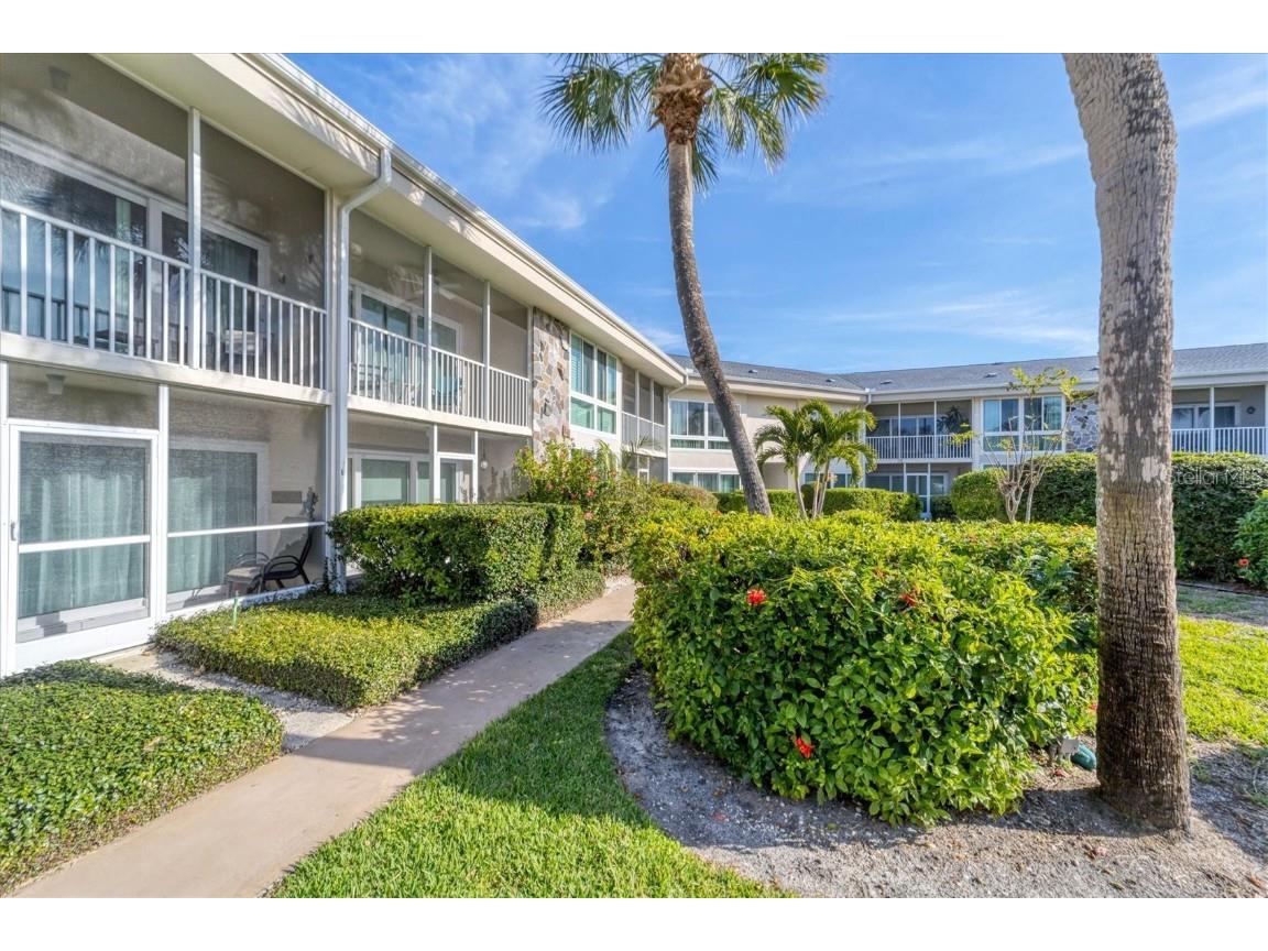 500 S Washington Drive #18B Sarasota FL 34236 A4555248 image2