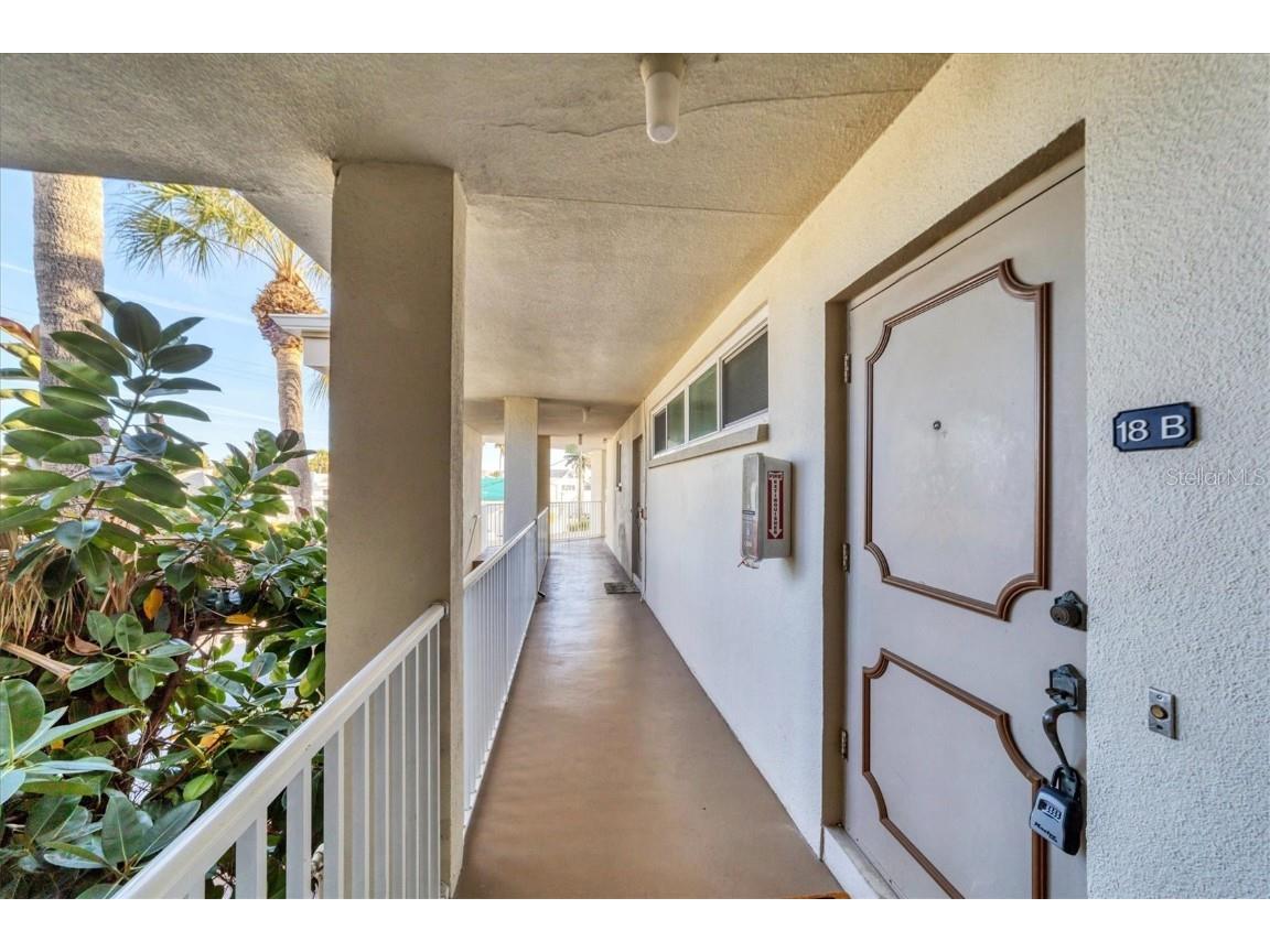 500 S Washington Drive #18B Sarasota FL 34236 A4555248 image3