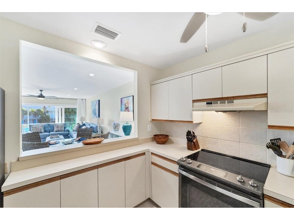 500 S Washington Drive #18B Sarasota FL 34236 A4555248 image6