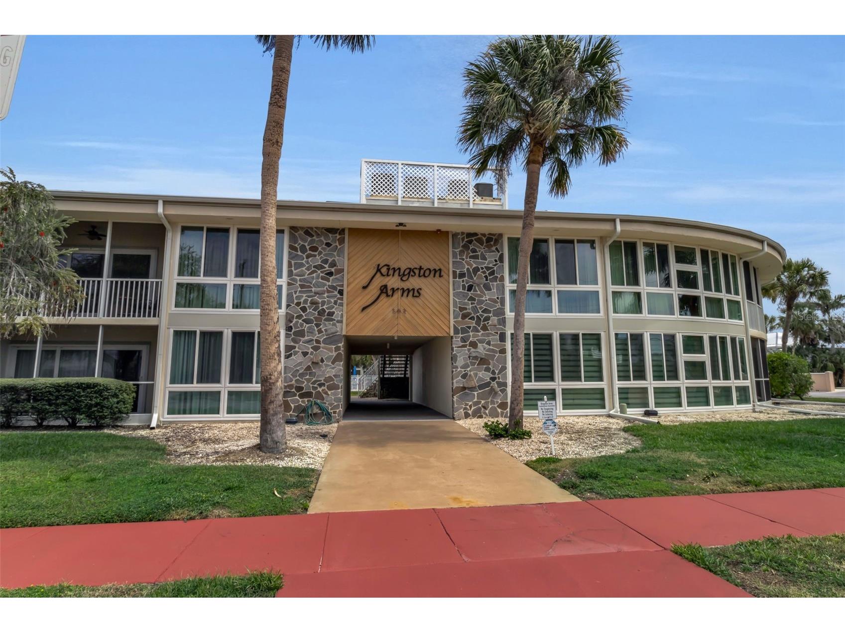 500 S Washington Drive #19B Sarasota FL 34236 A4686209 image1