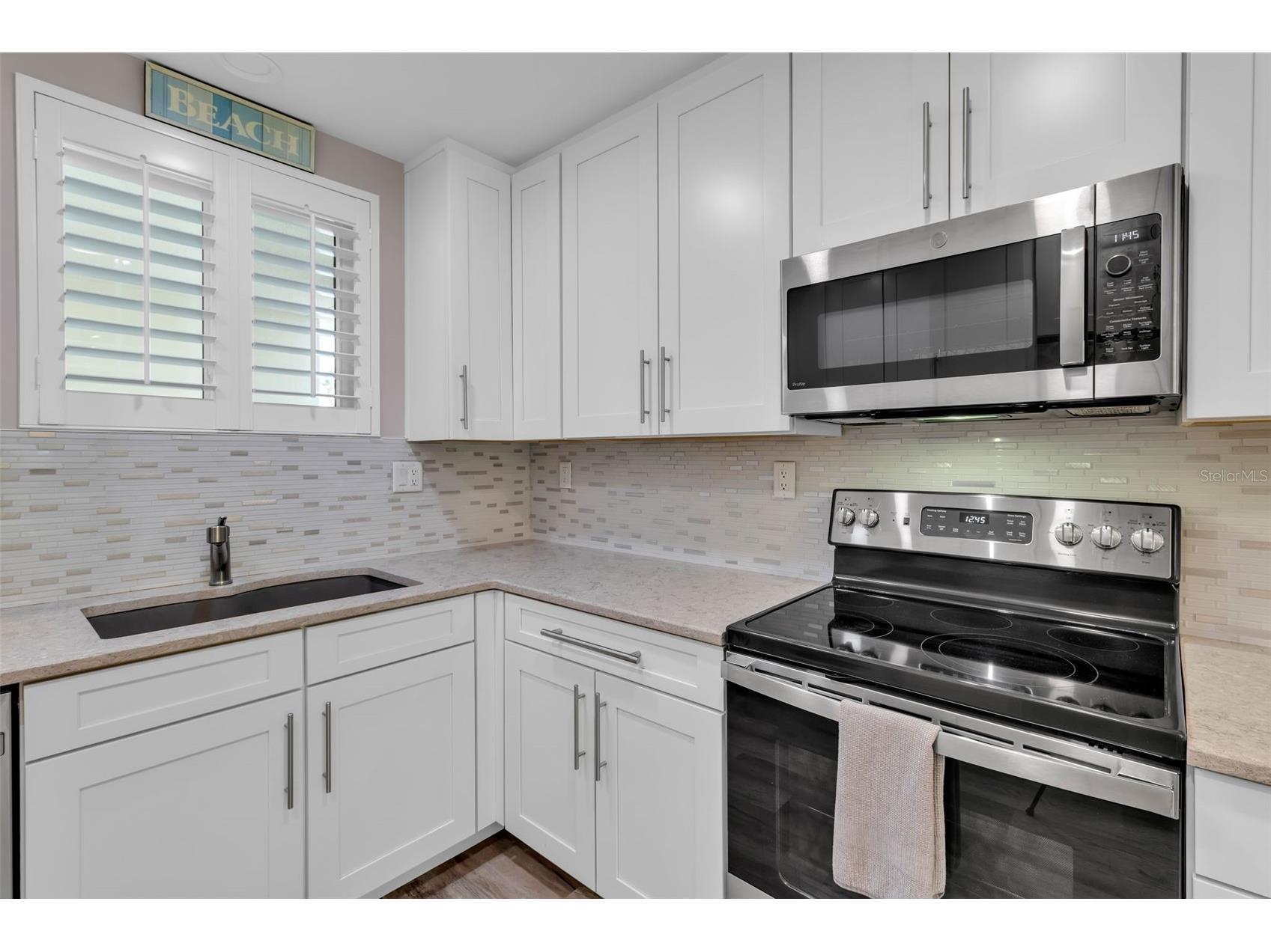 500 S Washington Drive #19B Sarasota FL 34236 A4686209 image10