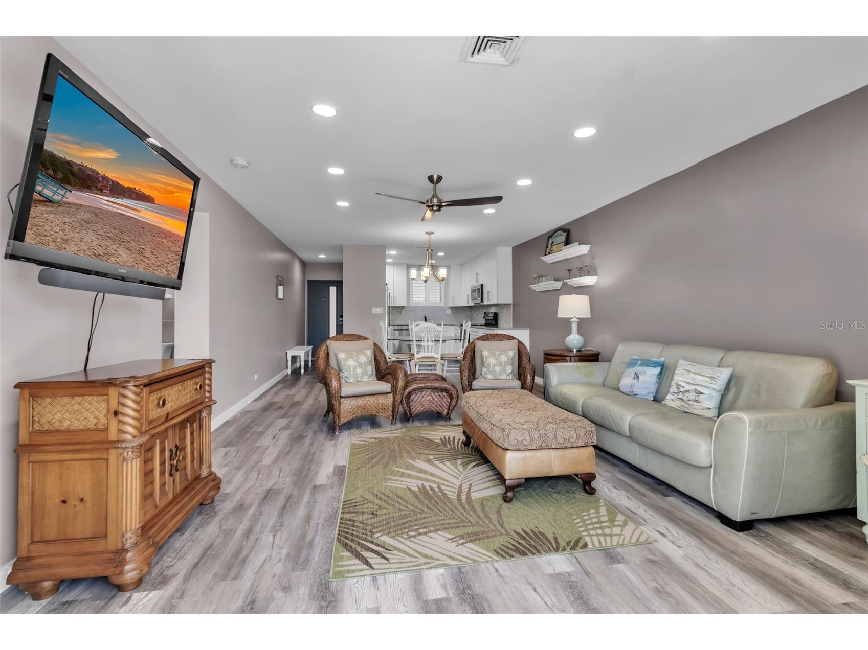 500 S Washington Drive #19B Sarasota FL 34236 A4686209 image15