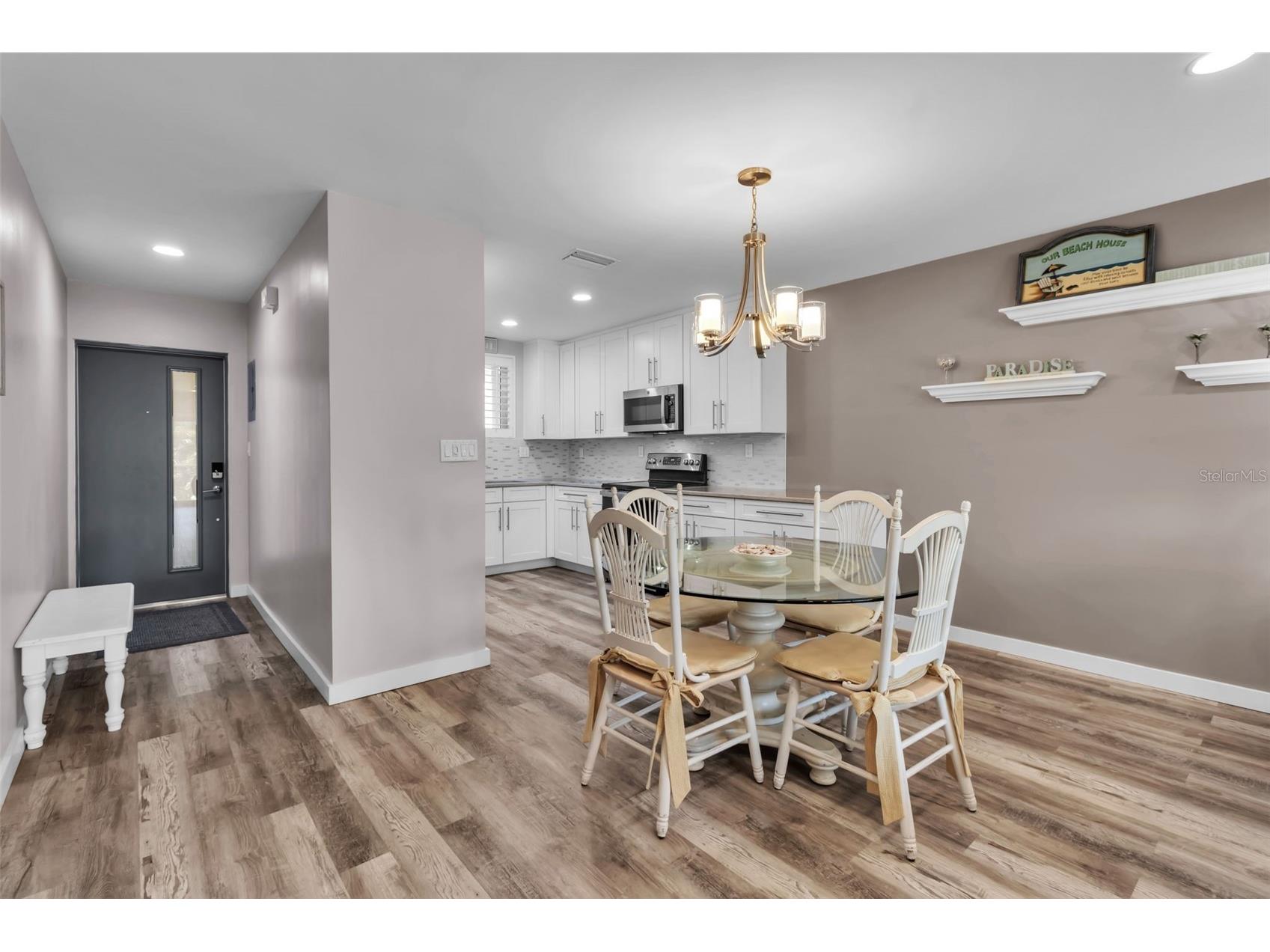 500 S Washington Drive #19B Sarasota FL 34236 A4686209 image5