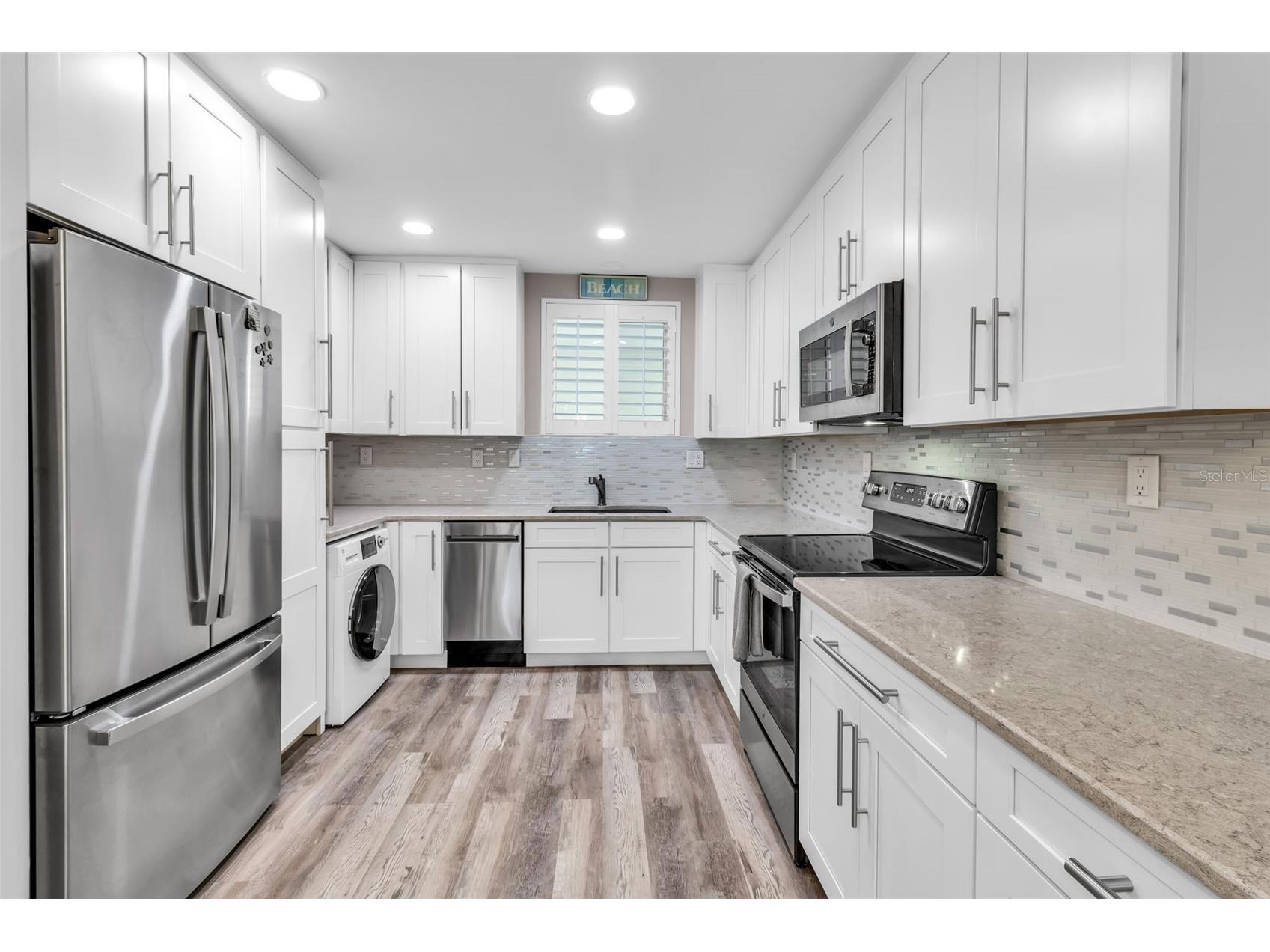 500 S Washington Drive #19B Sarasota FL 34236 A4686209 image8