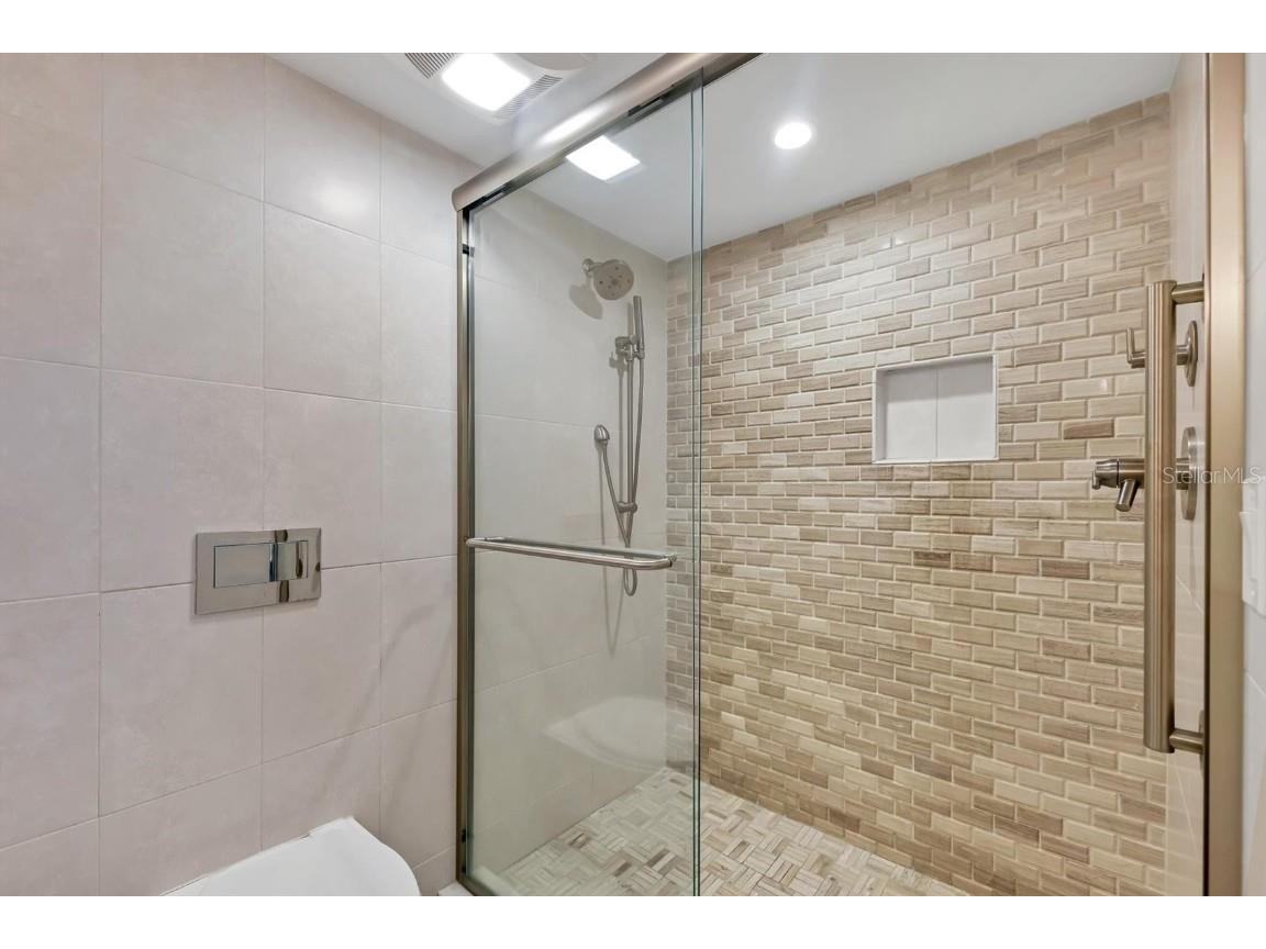 500 S Washington Drive #25B Sarasota FL 34236 A4673359 image15