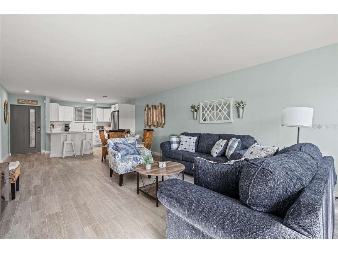 500 S Washington Drive #2A Sarasota FL 34236 A4674762 image10