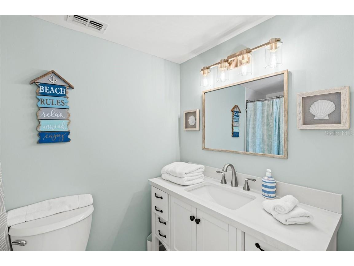 500 S Washington Drive #2A Sarasota FL 34236 A4674762 image16