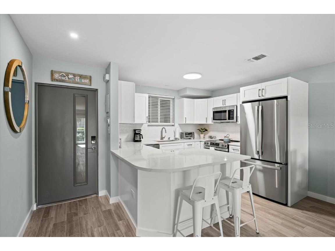 500 S Washington Drive #2A Sarasota FL 34236 A4674762 image2