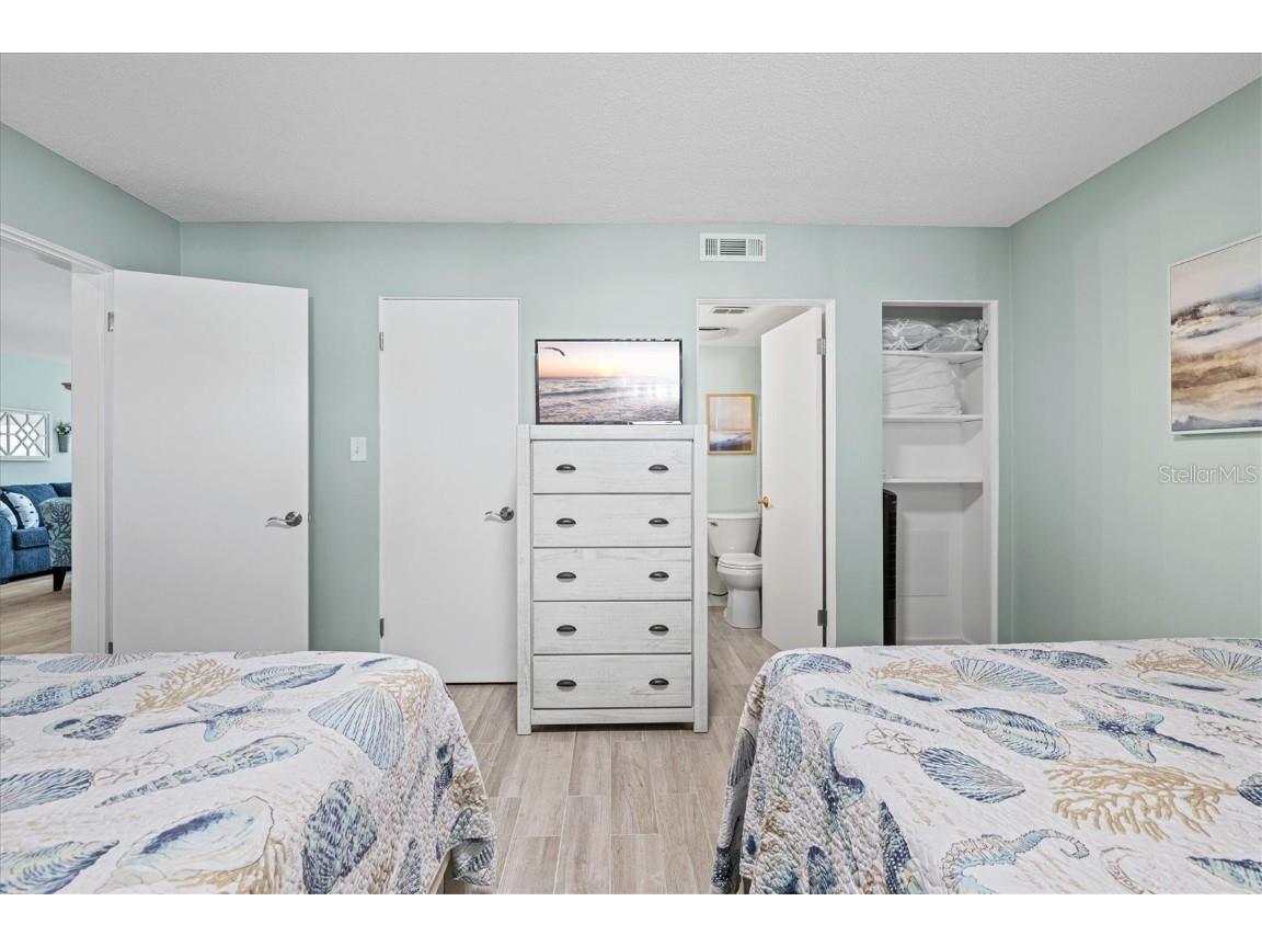 500 S Washington Drive #2A Sarasota FL 34236 A4674762 image20