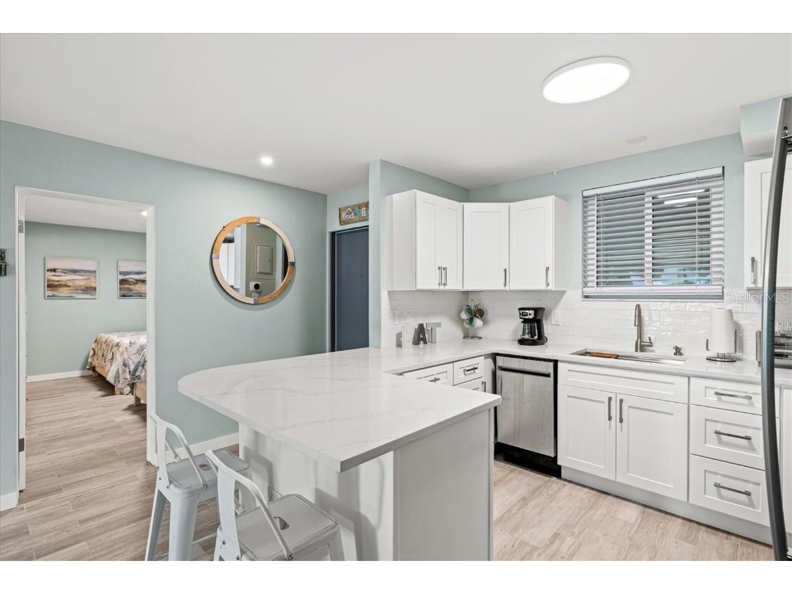 500 S Washington Drive #2A Sarasota FL 34236 A4674762 image3