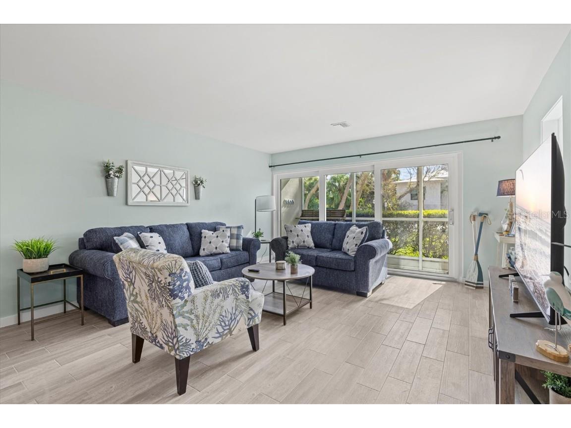 500 S Washington Drive #2A Sarasota FL 34236 A4674762 image8