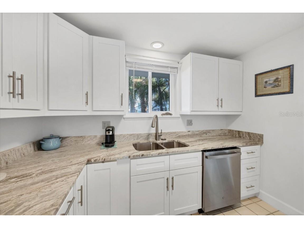 500 S Washington Drive #3A Sarasota FL 34236 A4670508 image10