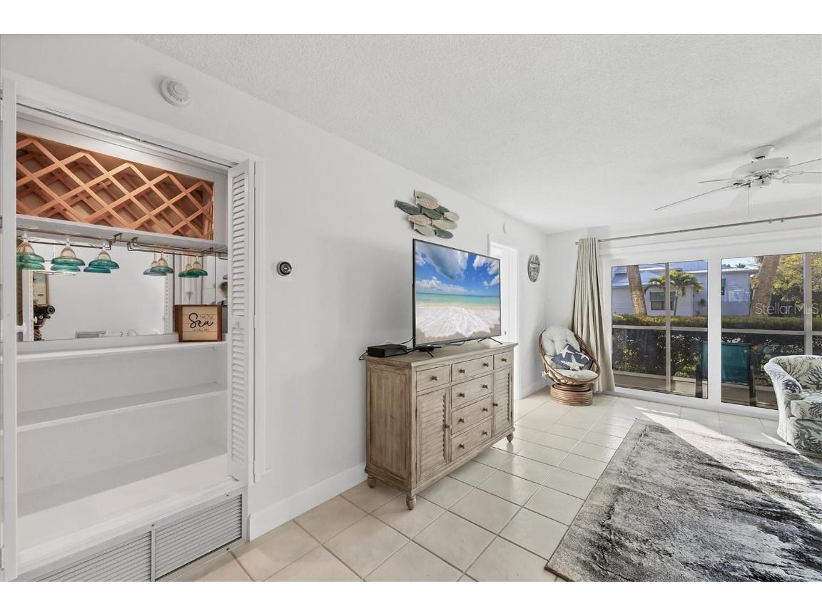 500 S Washington Drive #3A Sarasota FL 34236 A4670508 image4