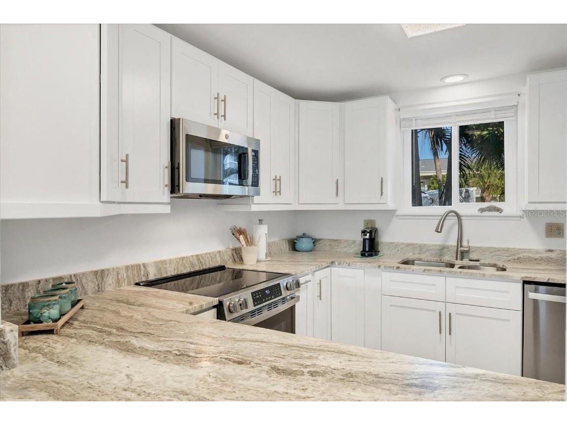 500 S Washington Drive #3A Sarasota FL 34236 A4670508 image7