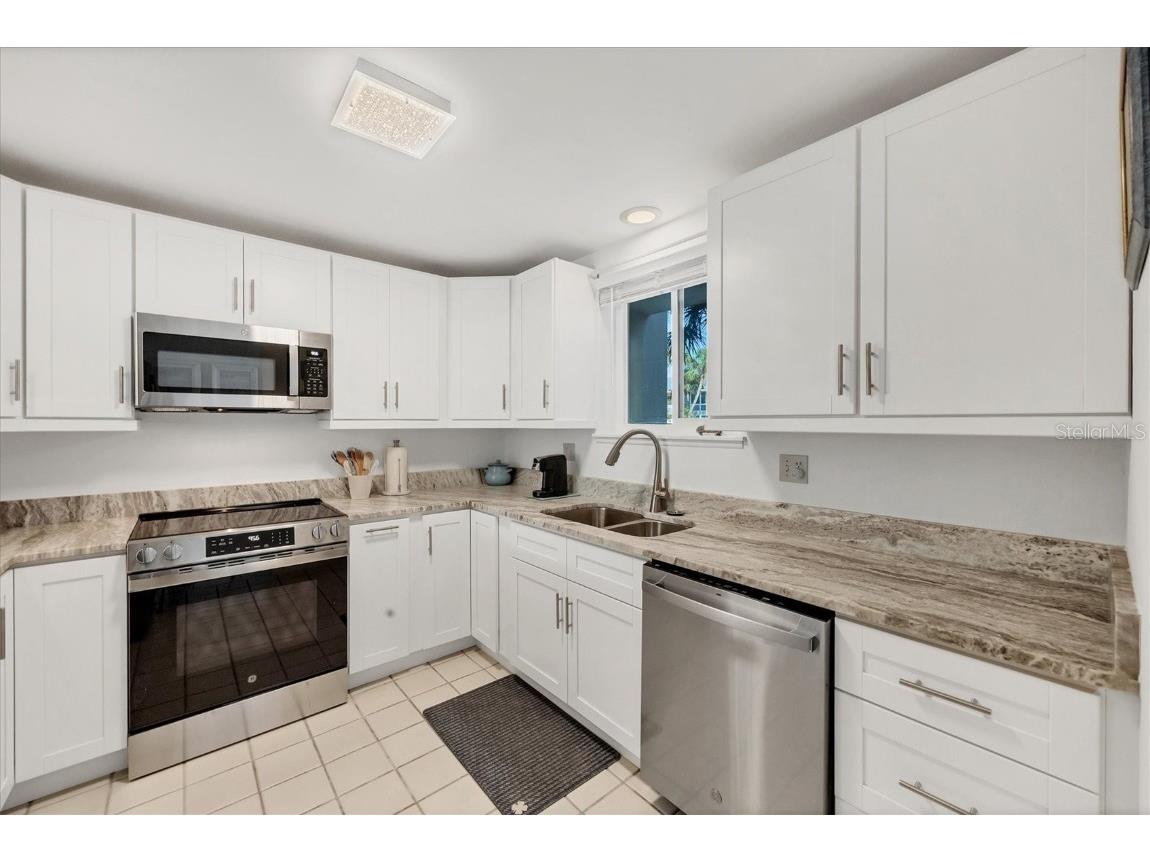 500 S Washington Drive #3A Sarasota FL 34236 A4670508 image8