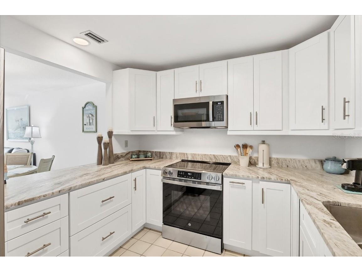 500 S Washington Drive #3A Sarasota FL 34236 A4670508 image9