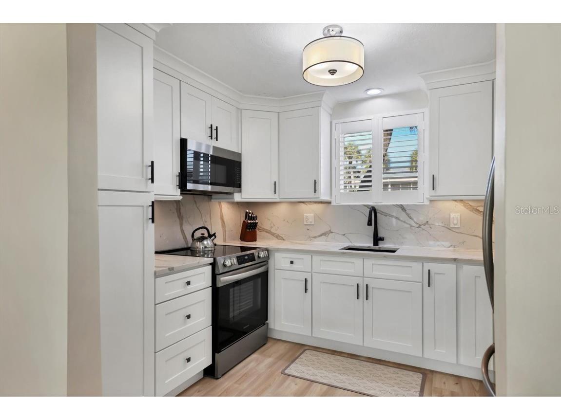 500 S Washington Drive #5A Sarasota FL 34236 A4673702 image10