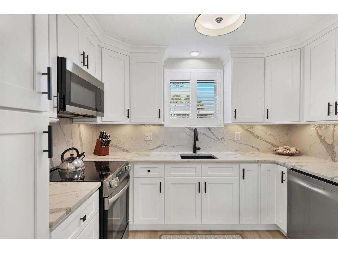500 S Washington Drive #5A Sarasota FL 34236 A4673702 image12