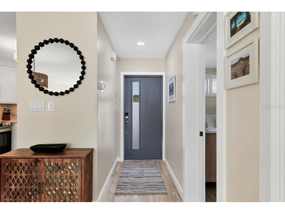500 S Washington Drive #5A Sarasota FL 34236 A4673702 image3