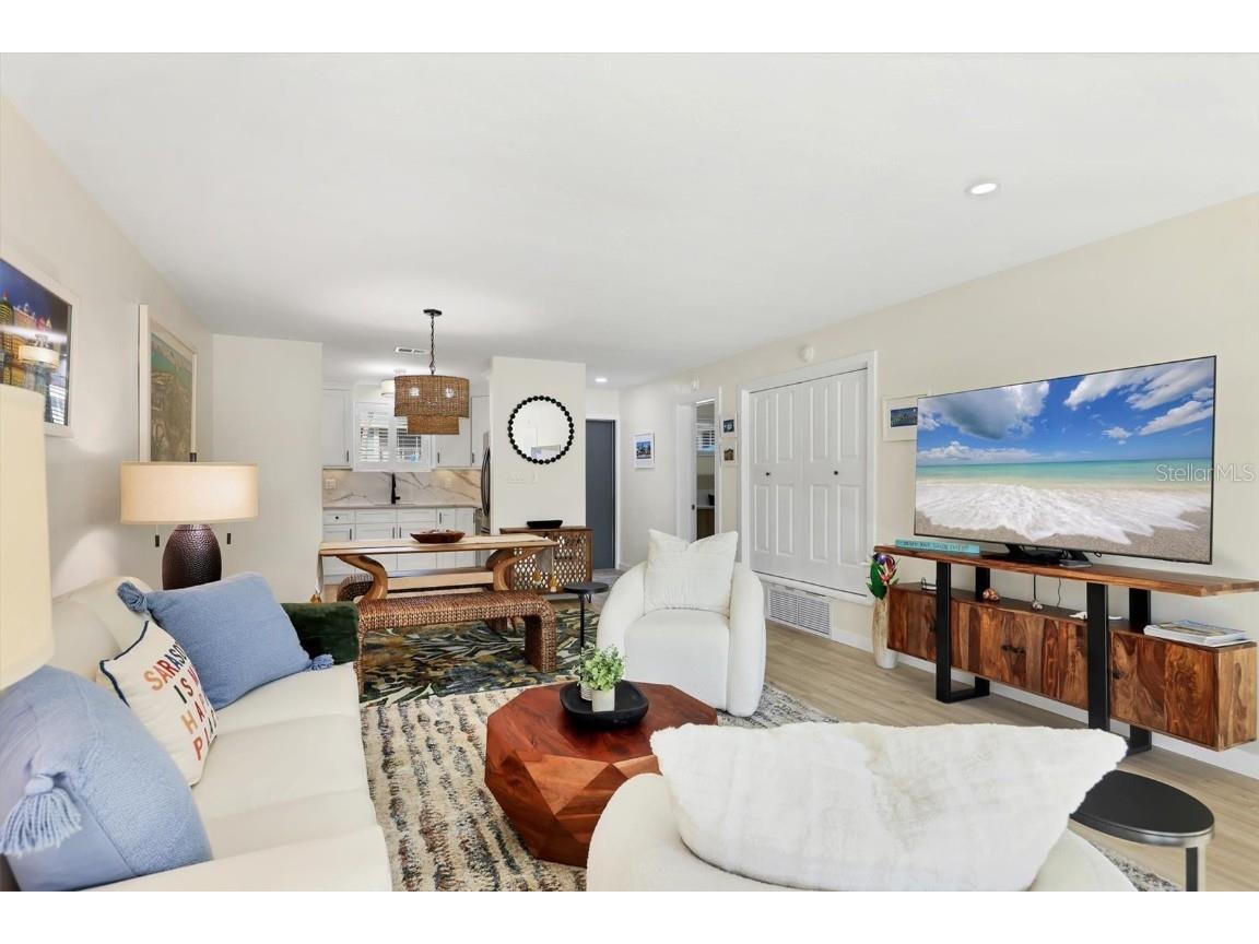 500 S Washington Drive #5A Sarasota FL 34236 A4673702 image8