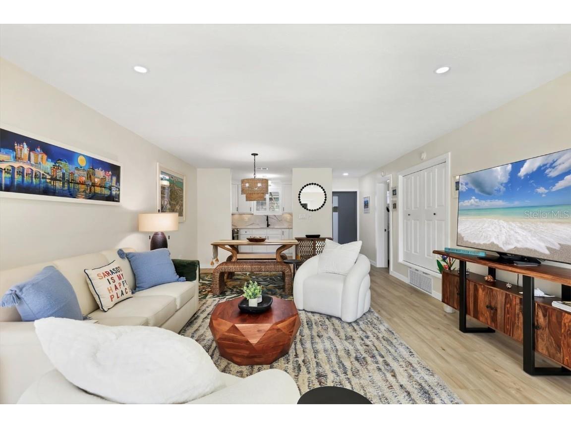 500 S Washington Drive #5A Sarasota FL 34236 A4673702 image9