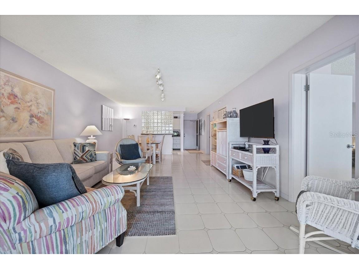 500 S Washington Drive #5B Sarasota FL 34236 A4604124 image3