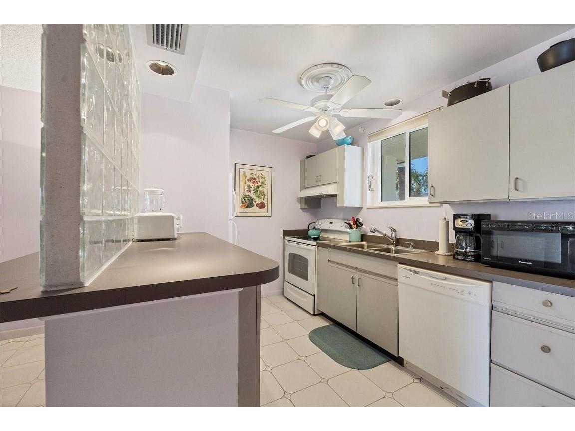 500 S Washington Drive #5B Sarasota FL 34236 A4604124 image8