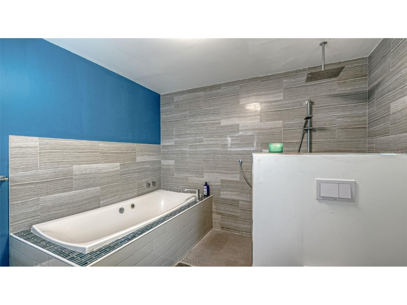 500 Schooner Lane Longboat Key FL 34228 A4561269 image32