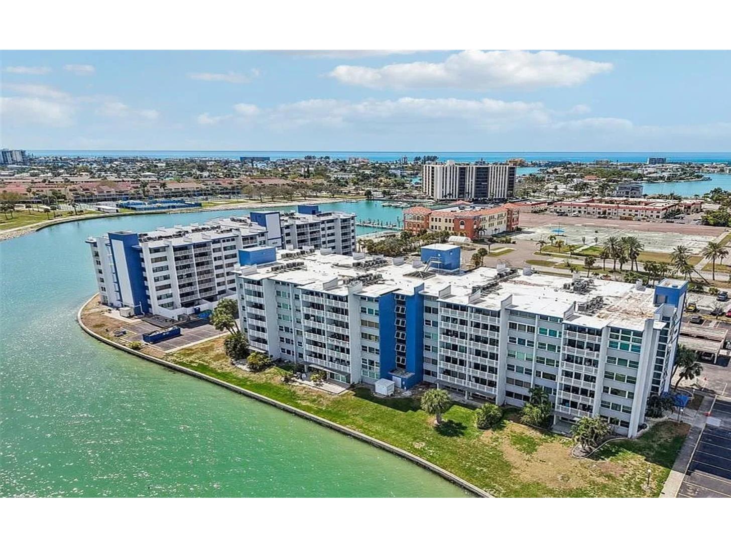 500 Treasure Island Causeway #307 Treasure Island FL 33706 TB8501996 image1
