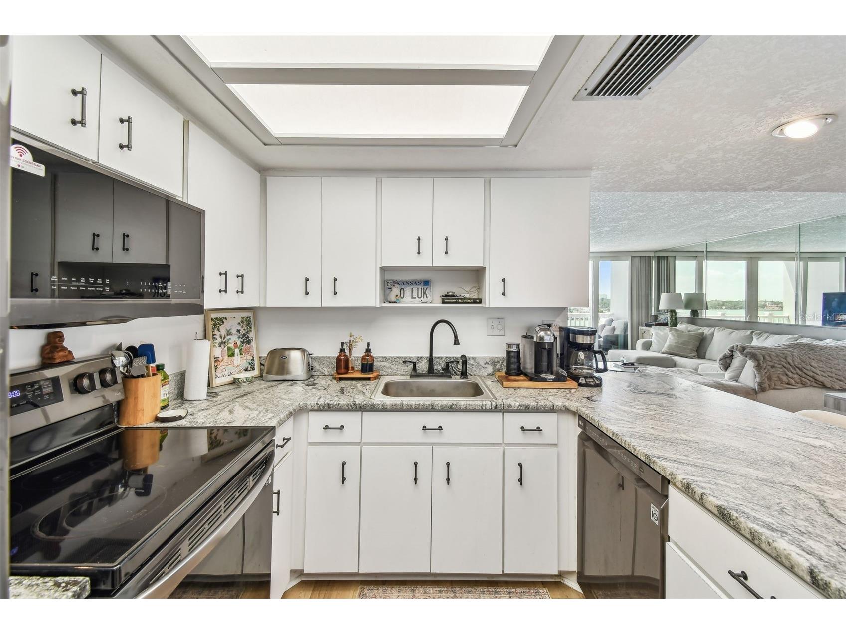 500 Treasure Island Causeway #607 Saint Petersburg FL 33706 TB8526247 image24