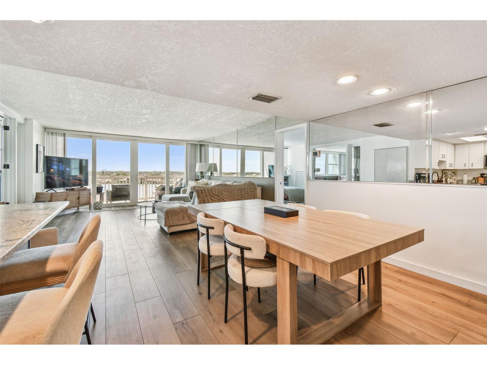 500 Treasure Island Causeway #607 Saint Petersburg FL 33706 TB8526247 image28