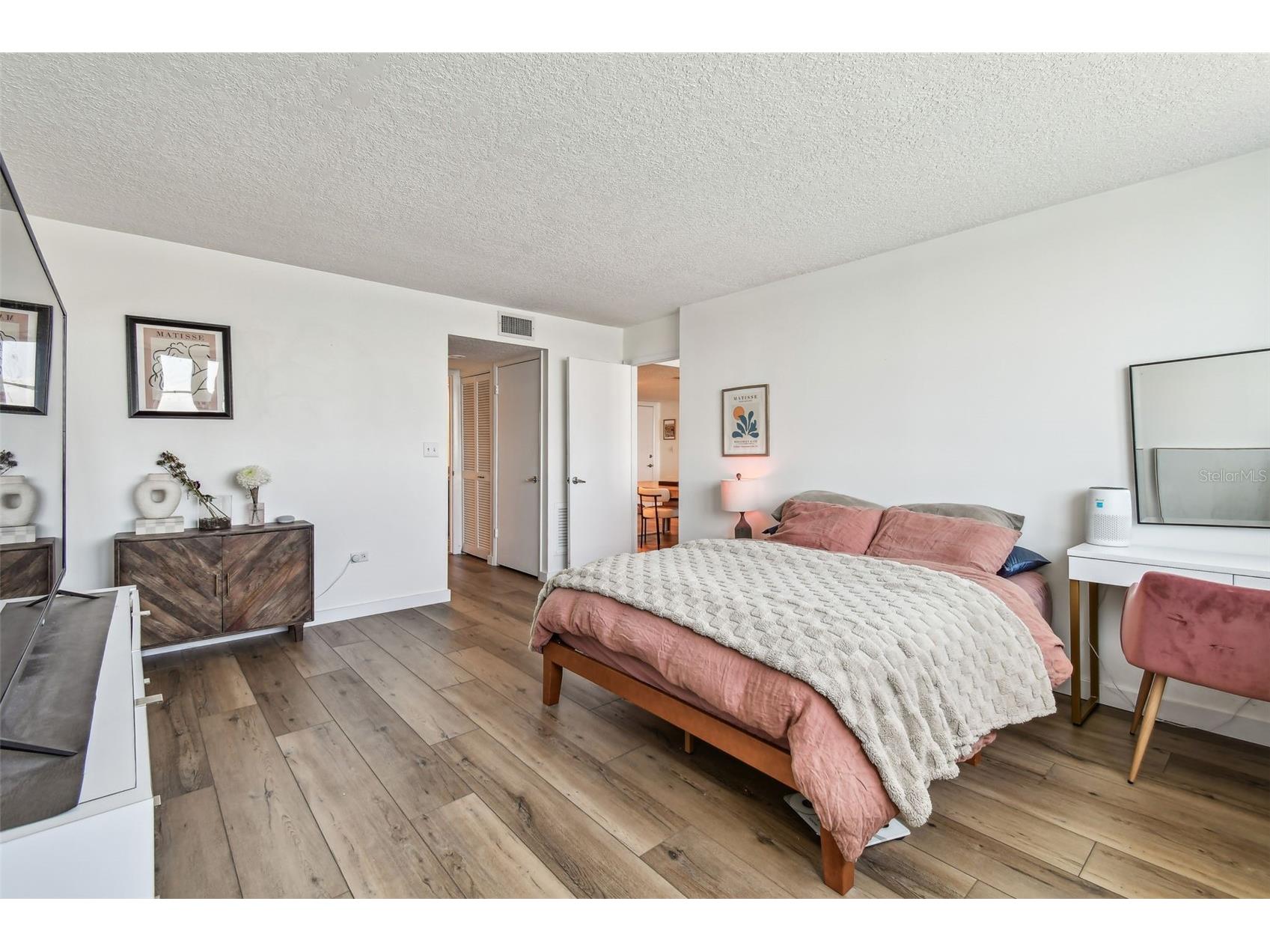 500 Treasure Island Causeway #607 Saint Petersburg FL 33706 TB8526247 image53