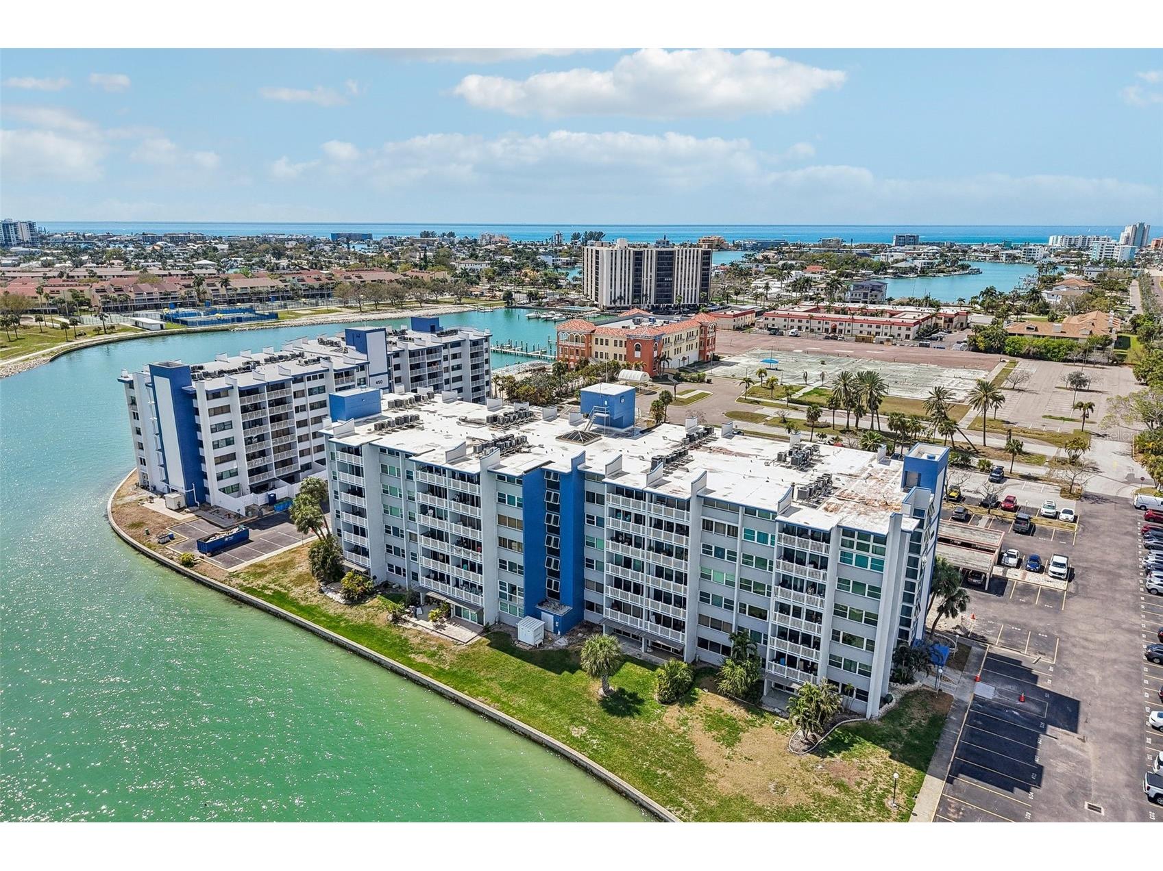 500 Treasure Island Causeway #711 Treasure Island FL 33706 TB8425977 image1