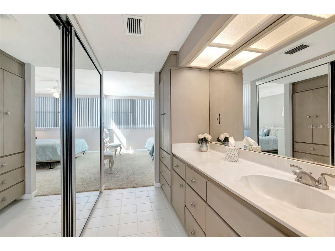 500 Treasure Island Cswy #501 Treasure Island FL 33706 TB8456787 image21