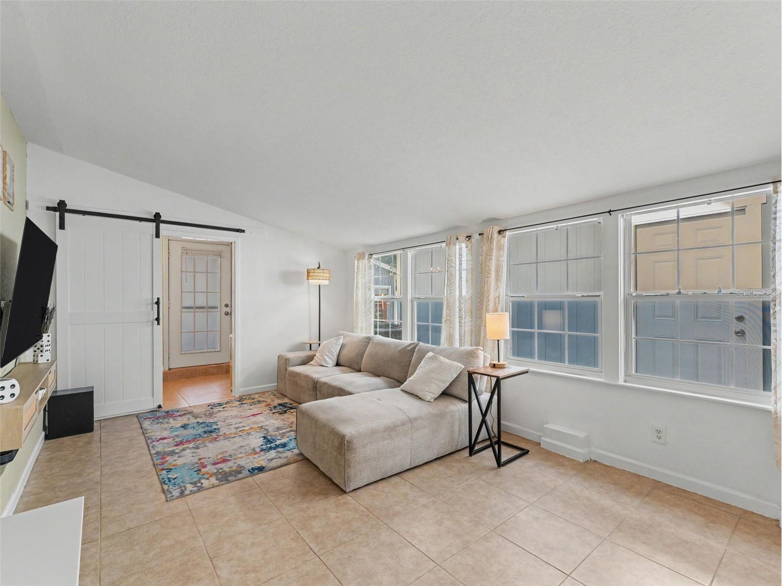 5001 20th Street N Saint Petersburg FL 33714 TB8524310 image19