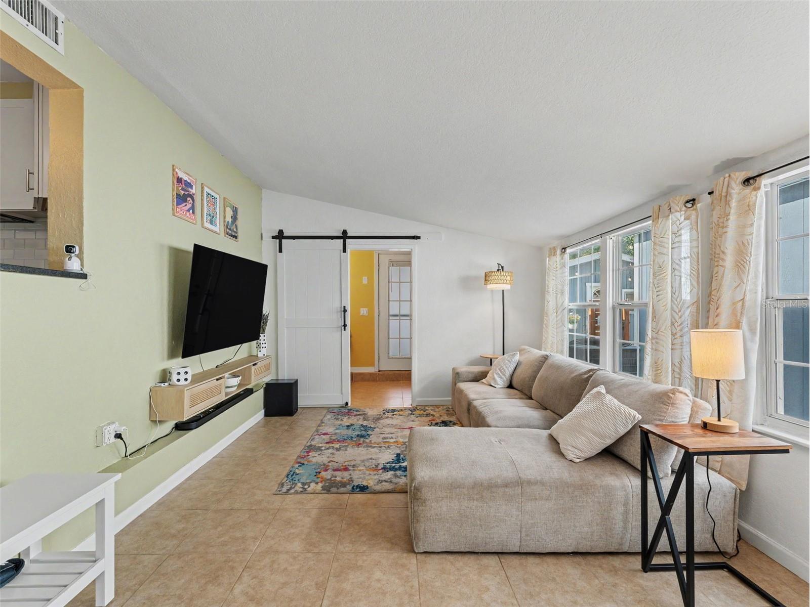5001 20th Street N Saint Petersburg FL 33714 TB8524310 image20