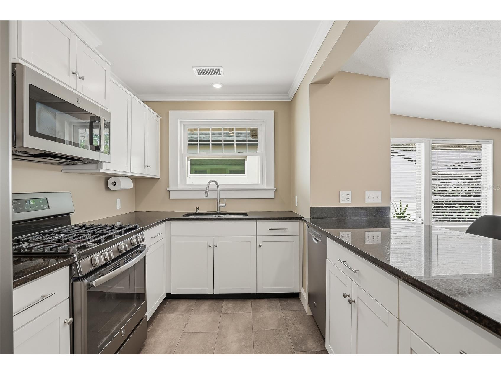 5001 3rd Avenue S Saint Petersburg FL 33707 TB8495253 image10