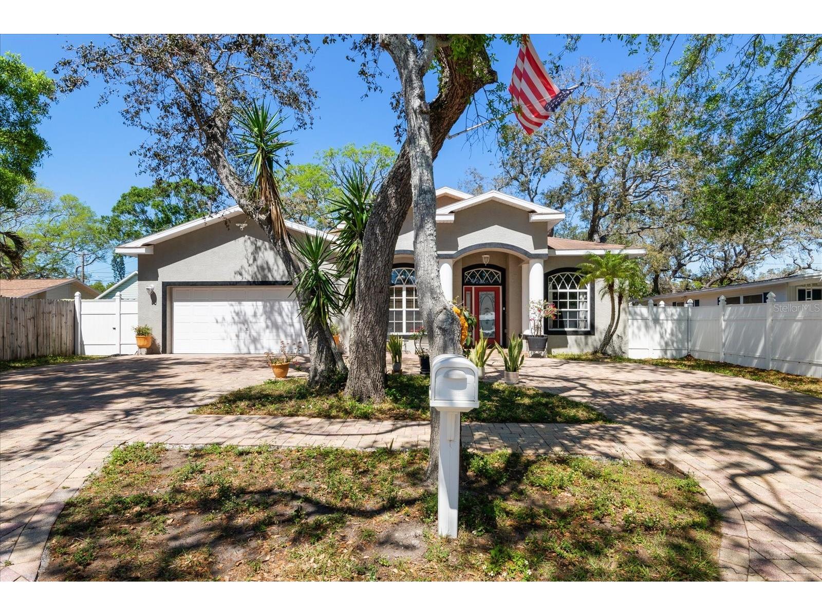 5001 44th Avenue N Saint Petersburg FL 33709 TB8483981 image1