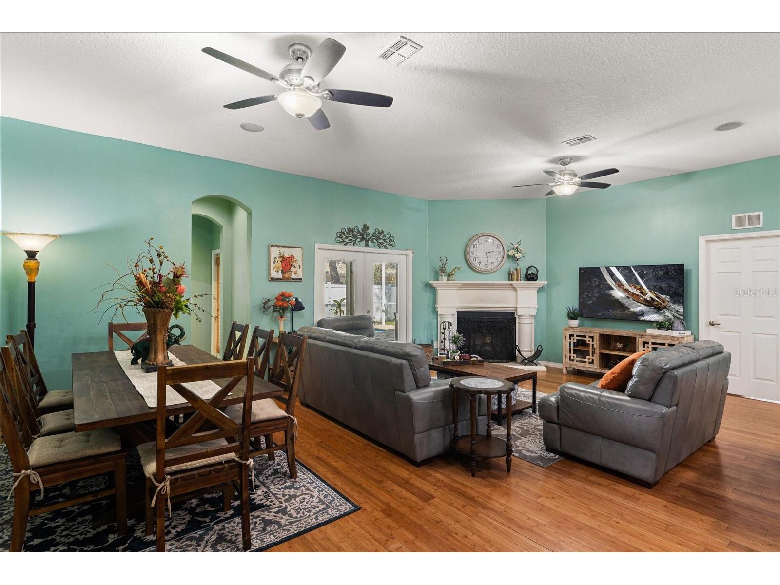 5001 44th Avenue N Saint Petersburg FL 33709 TB8483981 image11